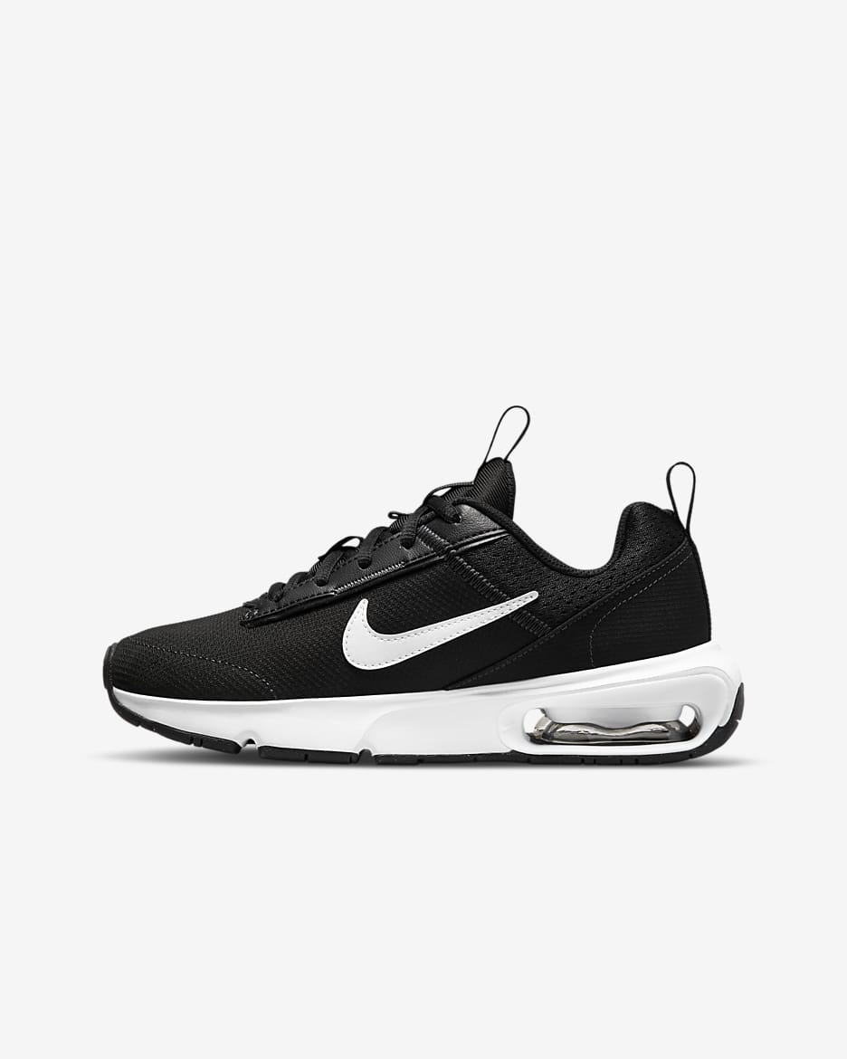 Black and white nikes boys on sale